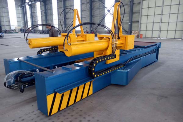 順利完工一批拉彎機，生產現場總覽